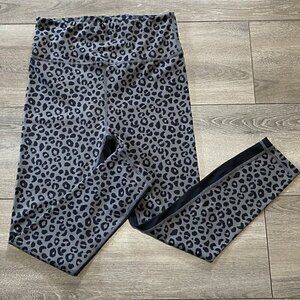 Allfenix Legging Size M Cheetah Print Polyester Spandex Grey Black
